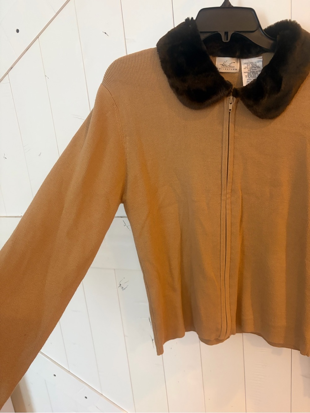 Vintage Camel Zip-Front Cardigan with Dark Brown Faux Fur Collar - Picture 5 of 6